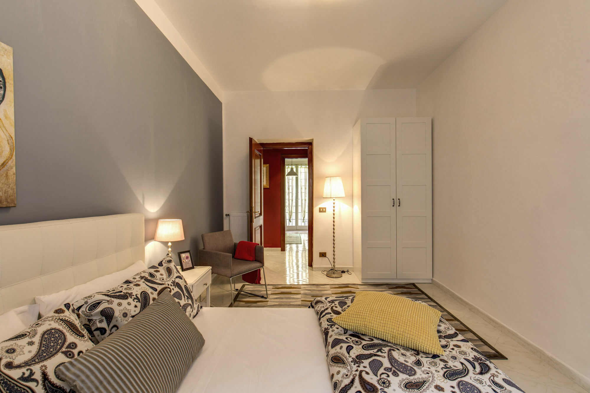 Apartment Aweshome - Trastevere Yellow Frame *